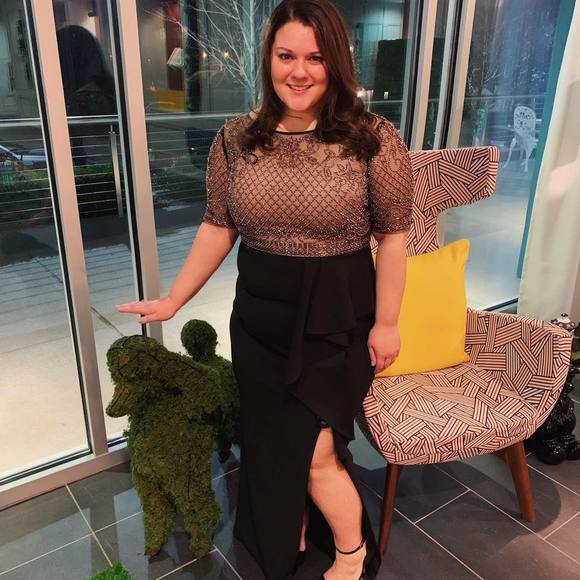 Meet your Posher, Beth - Picture 1 of 1